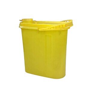 Vintage Tupperware Yellow Pitcher 2 Qt With Flip Top Lid & Handle